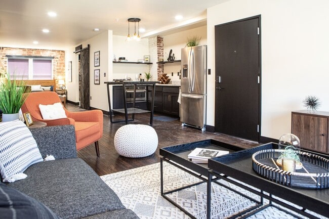 Interior Photo - Velencia