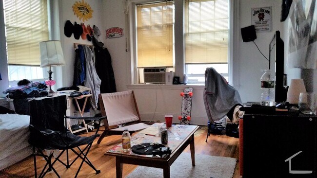 Building Photo - 1454 Commonwealth Ave