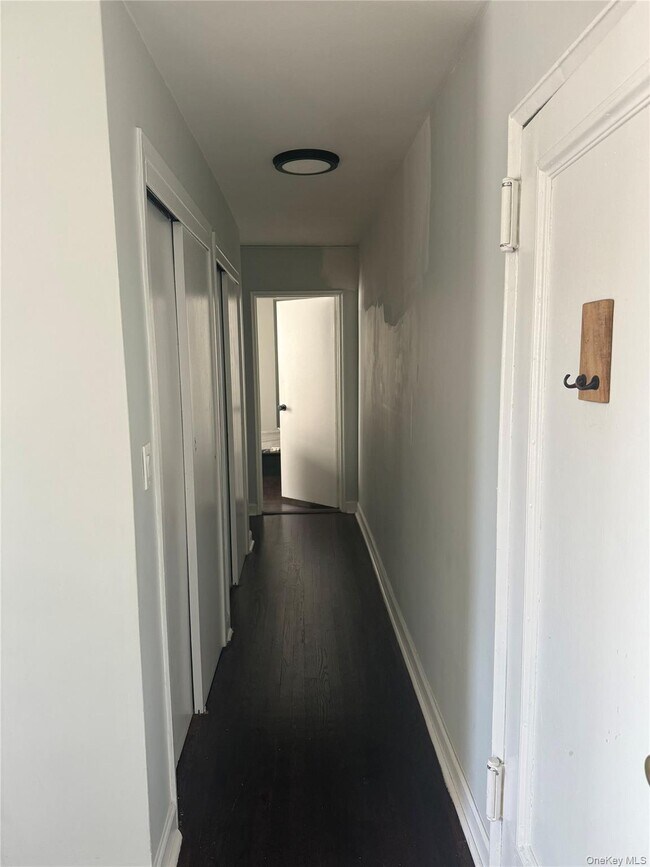 Foto del edificio - 555 McLean Ave