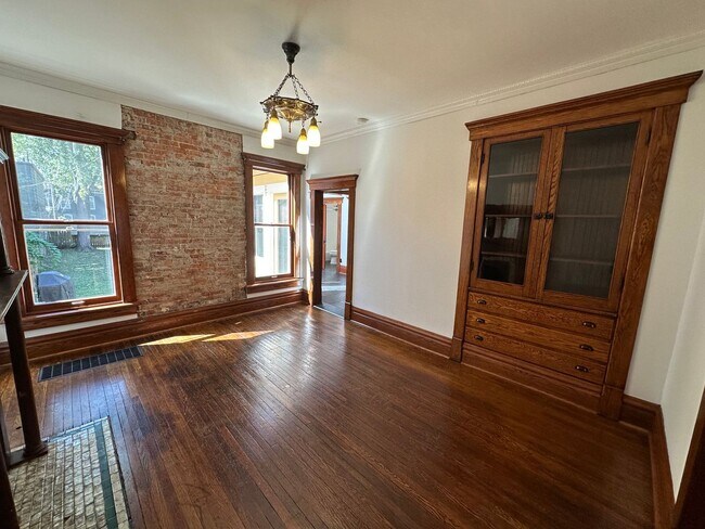 Building Photo - Short North / Victorian Village Single Family House!