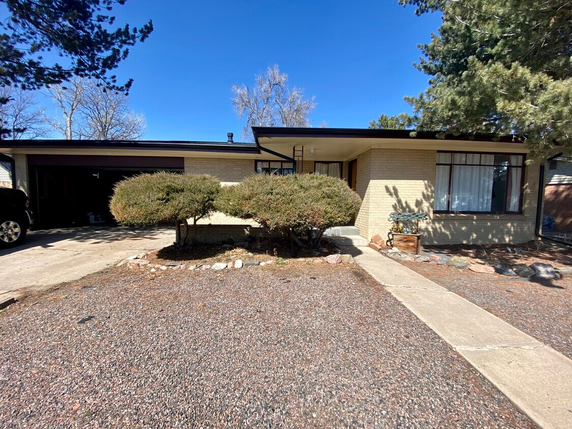 3225 W Bellwood Dr, Englewood, CO 80110 House Rental in Englewood, CO