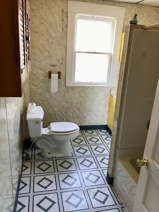 Foto del edificio - 339 W Columbia St