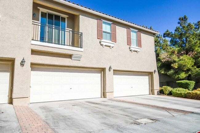 Building Photo - Upgraded Condo in Gated Northwest Community