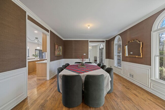 Building Photo - 11 Viola Rd