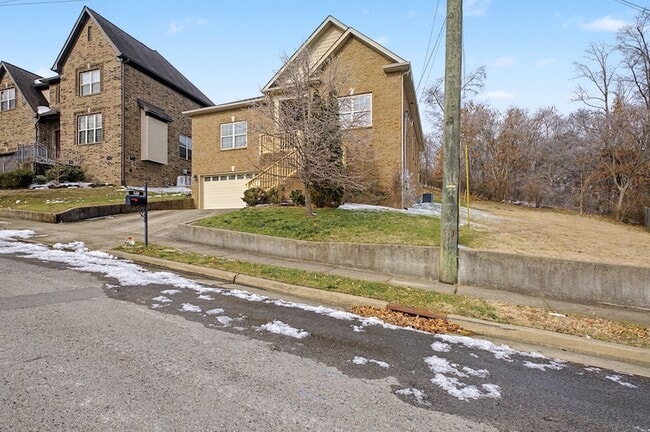 Building Photo - 140 Tulip Grove Point