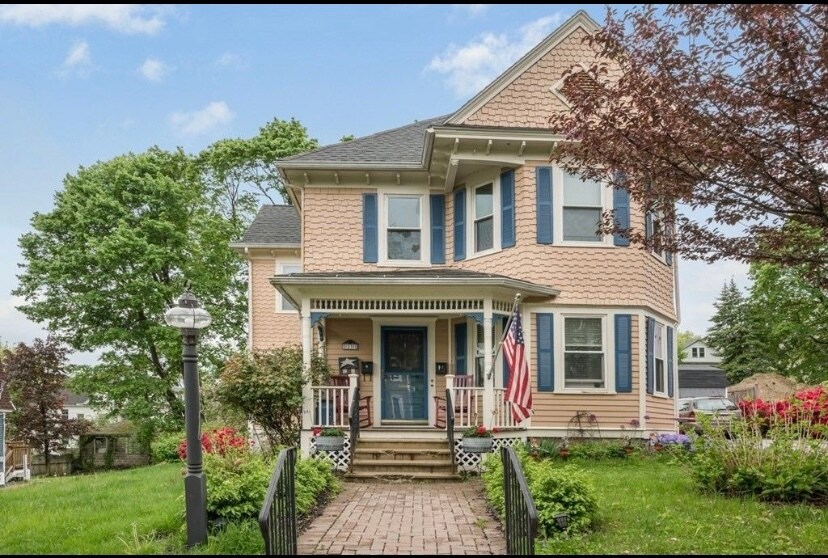 Primary Photo - 17 Ferdinand St