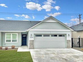 Building Photo - 2124 E Ringneck St