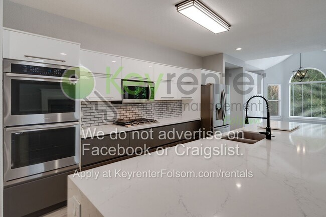 Foto del edificio - 124 Tomlinson Dr