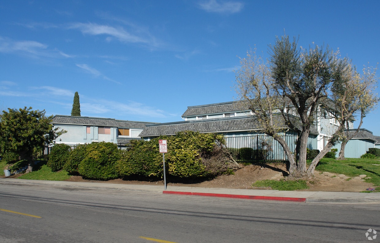 Foto del edificio - 1210 Palomar Pl