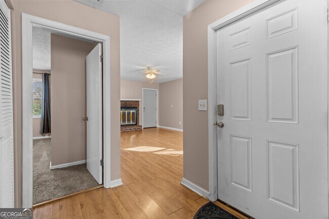 Building Photo - 236 Mateo Walk