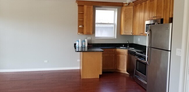 Building Photo - 2815 S Archer Ave