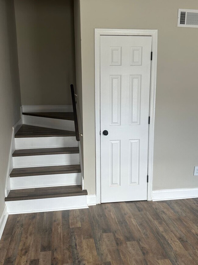 Foto del edificio - 3 Bed Large Townhome in West Ashley!