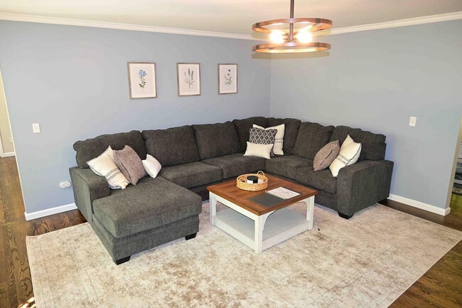 Building Photo - 180 Ruggles Rd