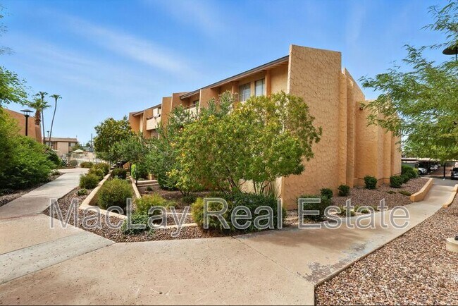 Building Photo - 8055 E Thomas Rd