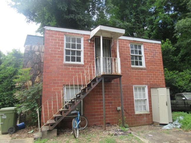 Building Photo - 806 N Park St