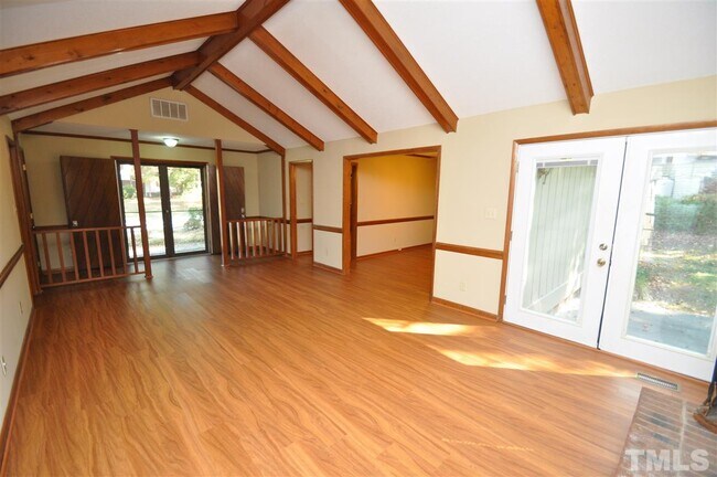 Building Photo - 307 Melanie Ln