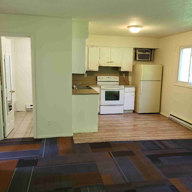 Building Photo - 1003 Colonial Dr