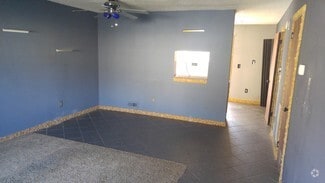 Building Photo - 25 Seneca Dr