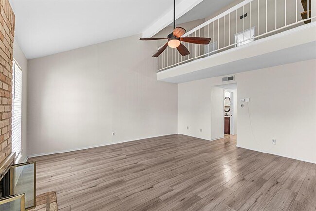 Building Photo - 2100 Kipling Dr