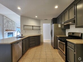 Building Photo - 354 Shamrock Ct