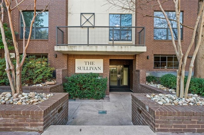 Building Photo - 4333 Gilbert Ave