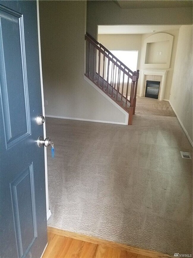 Building Photo - 4 Bedroom Home in Lipoma Firs Puyallup!!