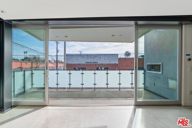 Foto del edificio - 351 E Sunset Ave