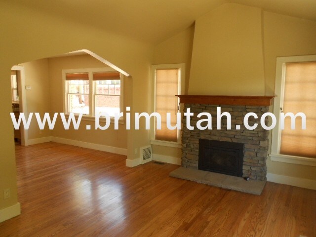 Building Photo - 1341 Kensington Ave