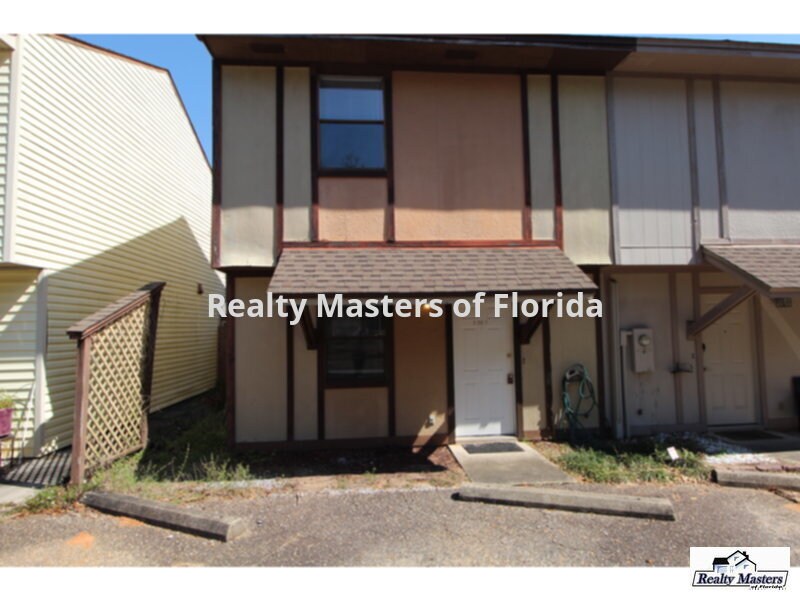 2/1.5 Townhome Open kitchen, inside laun... House for Rent in