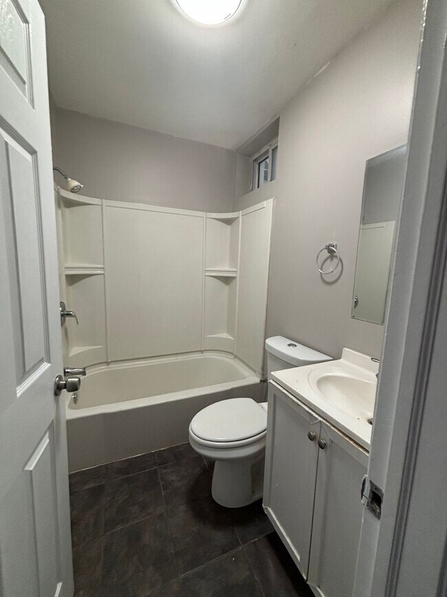 Foto del edificio - Cozy 2-Bedroom, 2-Bath Single-Family Home Near Fishtown – Available Now!