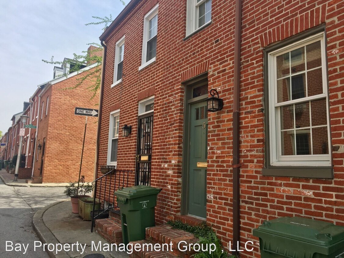 Primary Photo - 1 br, 1 bath House - 5 E Hamburg St