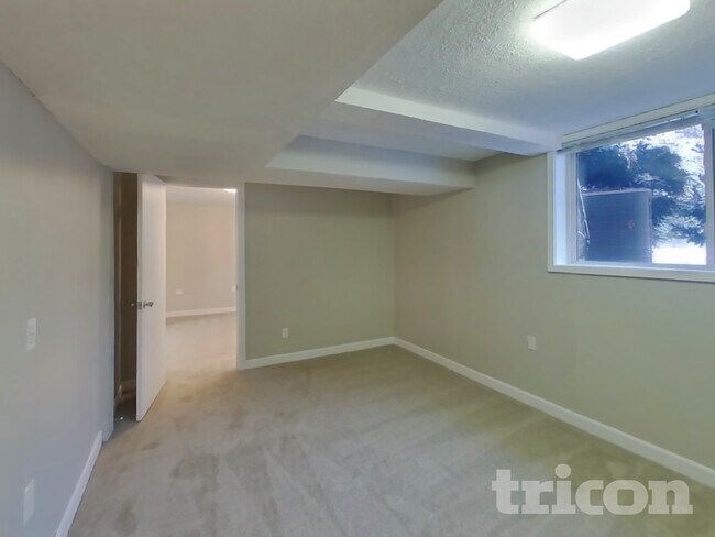 Building Photo - 3820 Union Terrace Ln N