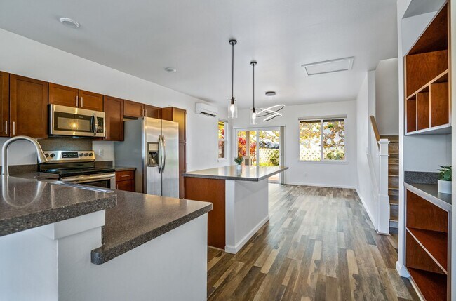 Building Photo - Beautiful Designed Spacious 3 bed/2.5 Bath Home at Kehalani with Ocean Views!
