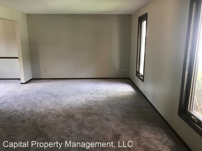 Building Photo - 3 br, 2.5 bath House - 7007 Tanbark Lane
