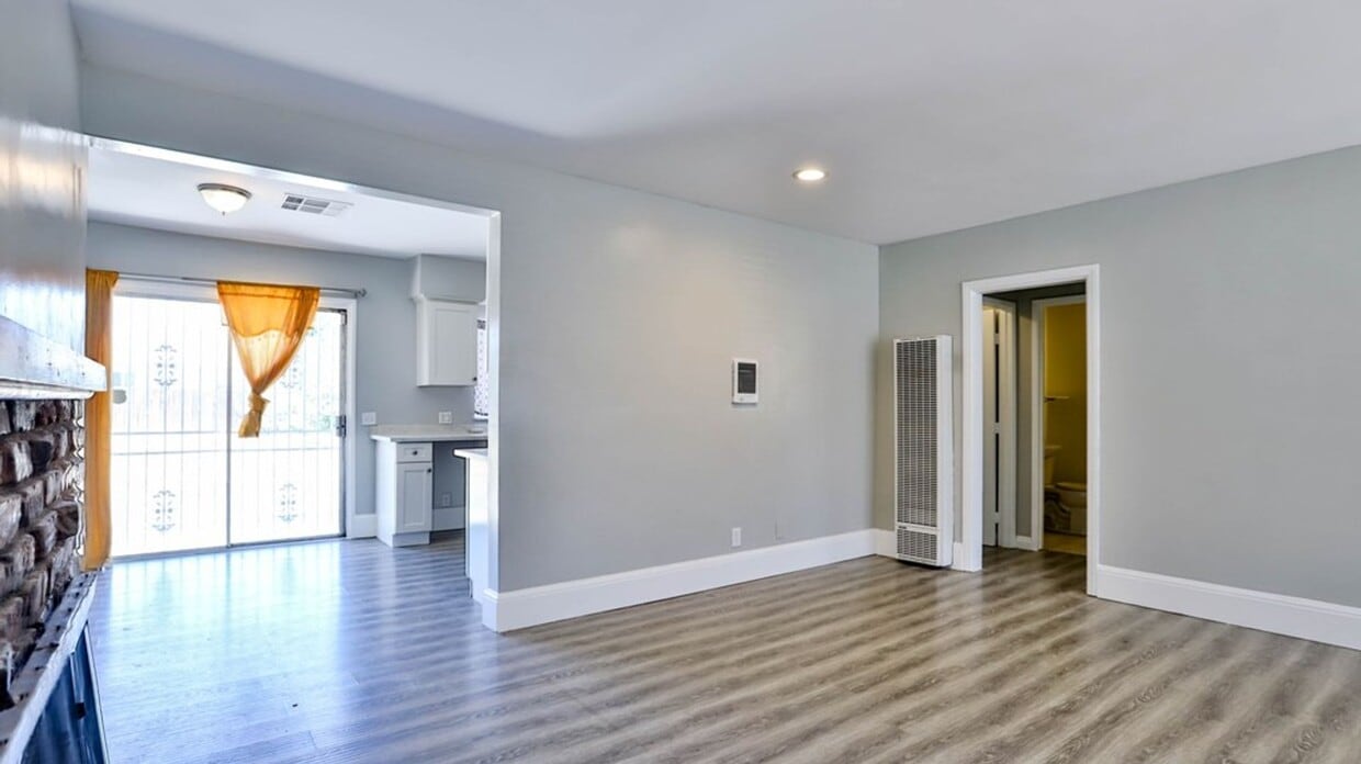 Primary Photo - Fully REMODELED 3bed 2bath SFR. Great loca...