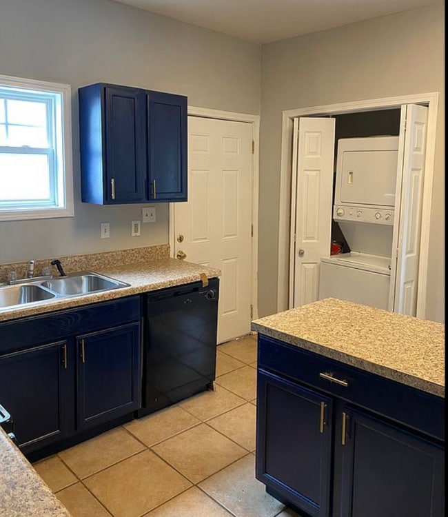 Building Photo - 394 Race St