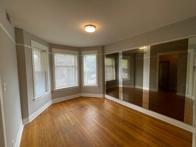 Building Photo - 3041 W Cullerton St