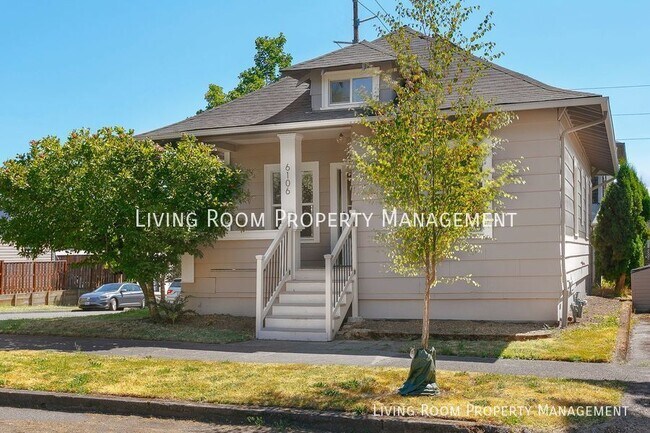 Building Photo - Two Bedroom Plus Office/Bonus Loft Bungalo...