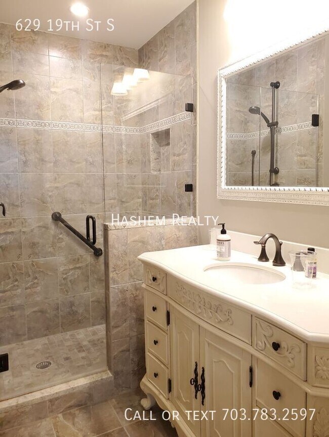 Foto del edificio - 629 19th St S