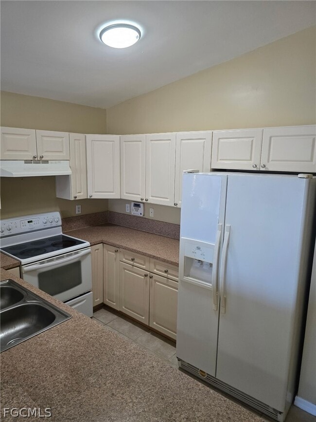 Building Photo - 2633 Sunniland Blvd