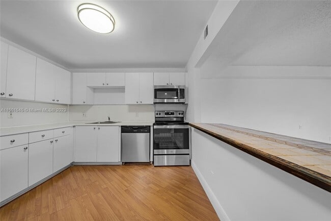 Building Photo - 13499 Biscayne Blvd
