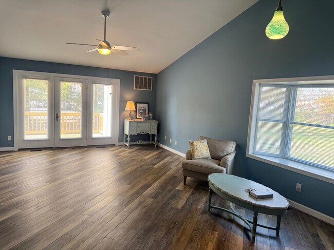 Foto del edificio - 8013 Bridgepointe Dr