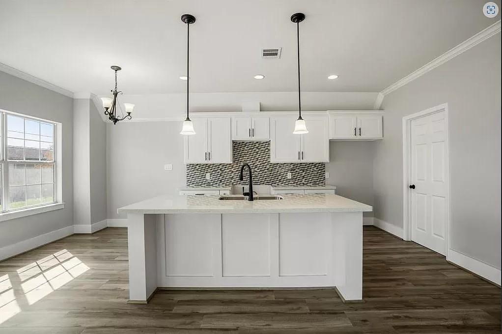 Foto principal - 9815 Bamboo Rd
