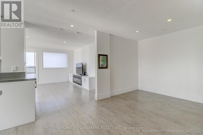Building Photo - 175-P175 Bamburgh Cir
