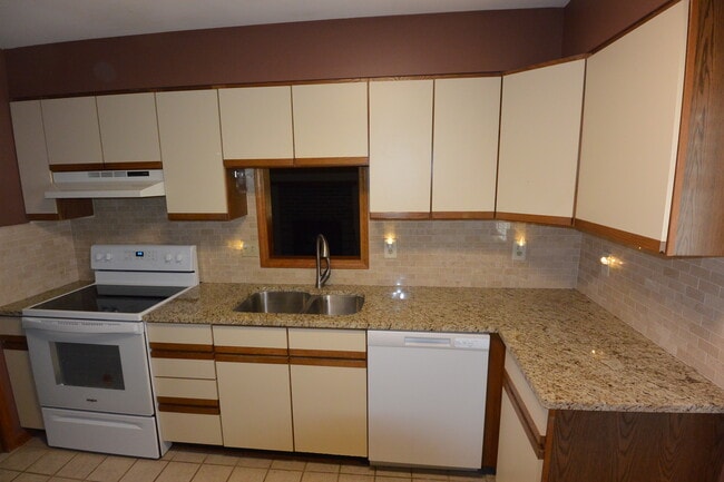 Building Photo - 6156 Haverford Ave