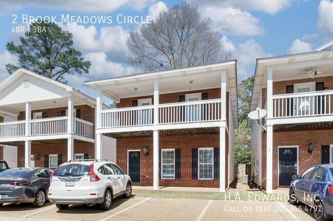 Building Photo - 2 Brook Meadows Cir