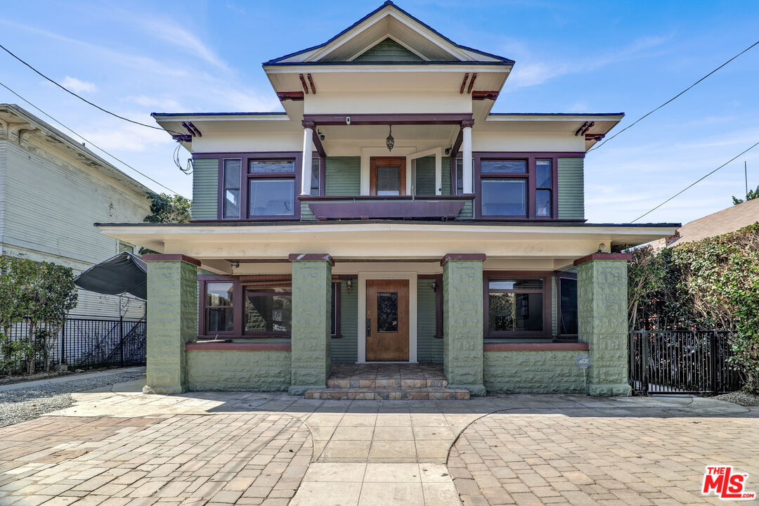 Foto principal - 1340 W 30th St