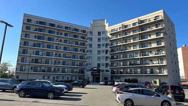 Foto del edificio - 133 Commander Shea Blvd