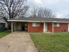 Building Photo - 205 Shirley Dr