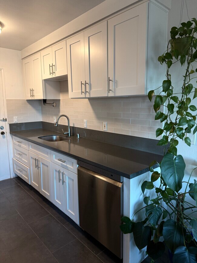 Foto del edificio - 525 N Sycamore Ave